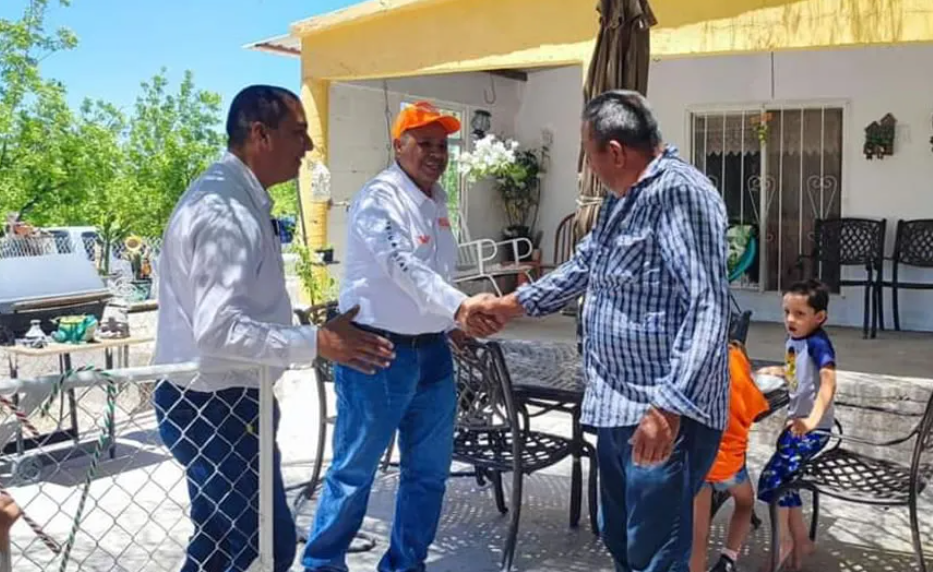 Visitan candidatos de Mc en La Cruz la comunidad de Tierra Azul.