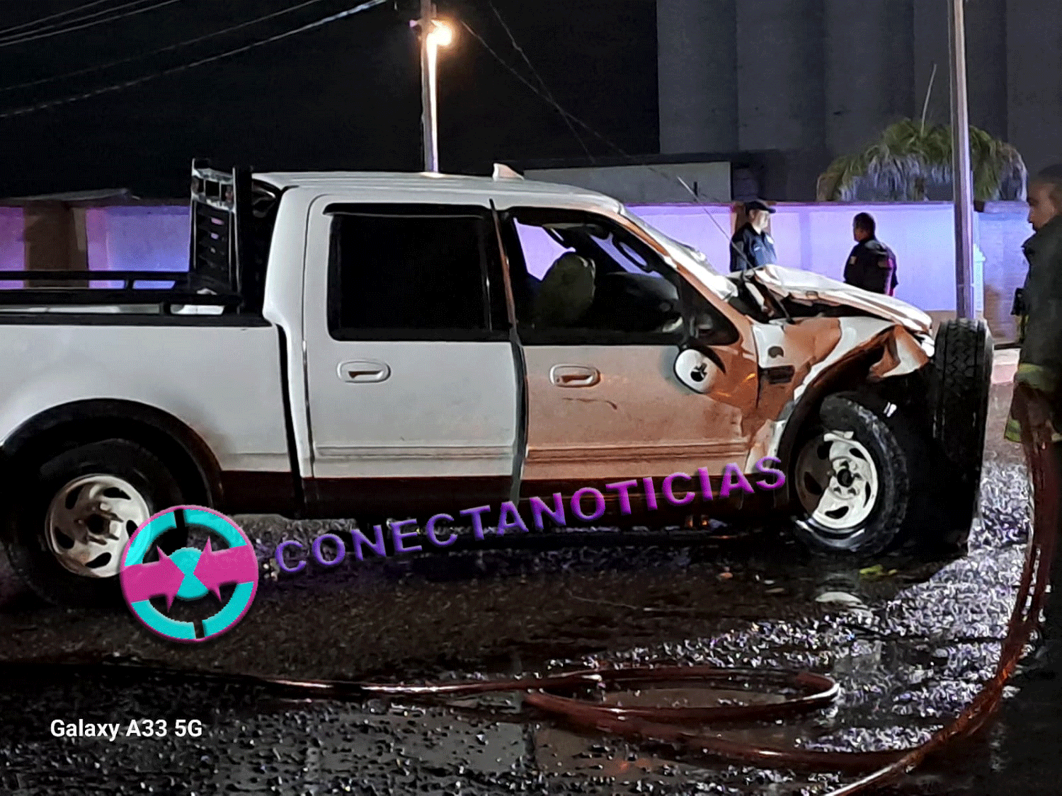 Aparatoso Accidente Entre Tráiler y Camioneta en Libramiento Entrada Sur de Camargo