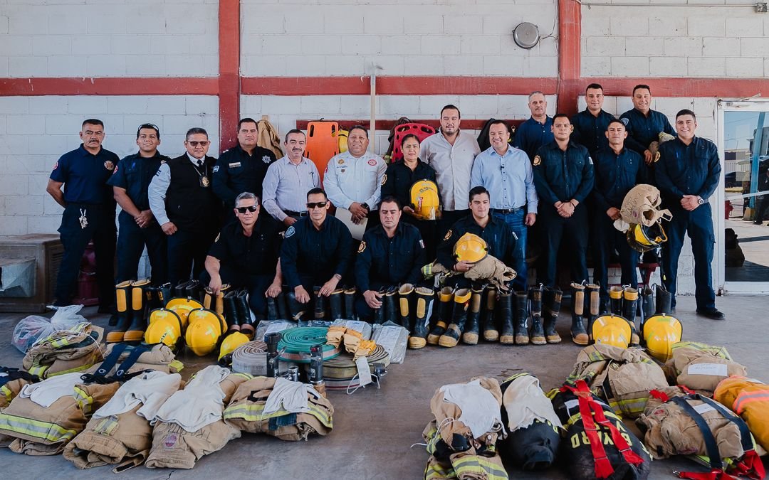 Logra Jorge Aldana gestión para mejorar equipamiento de bomberos de la mano de Jesús Valenciano, Alcalde de Delicias