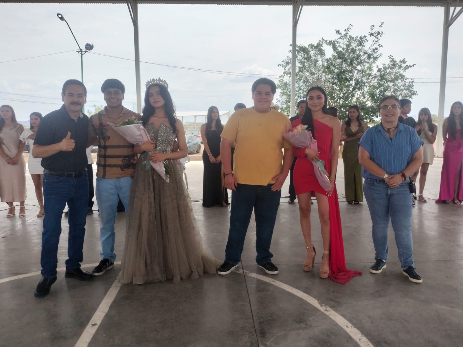 Toda una fiesta y mucha actividad estudiantil y de docentes en el termino de semestre en el COBACH 15.