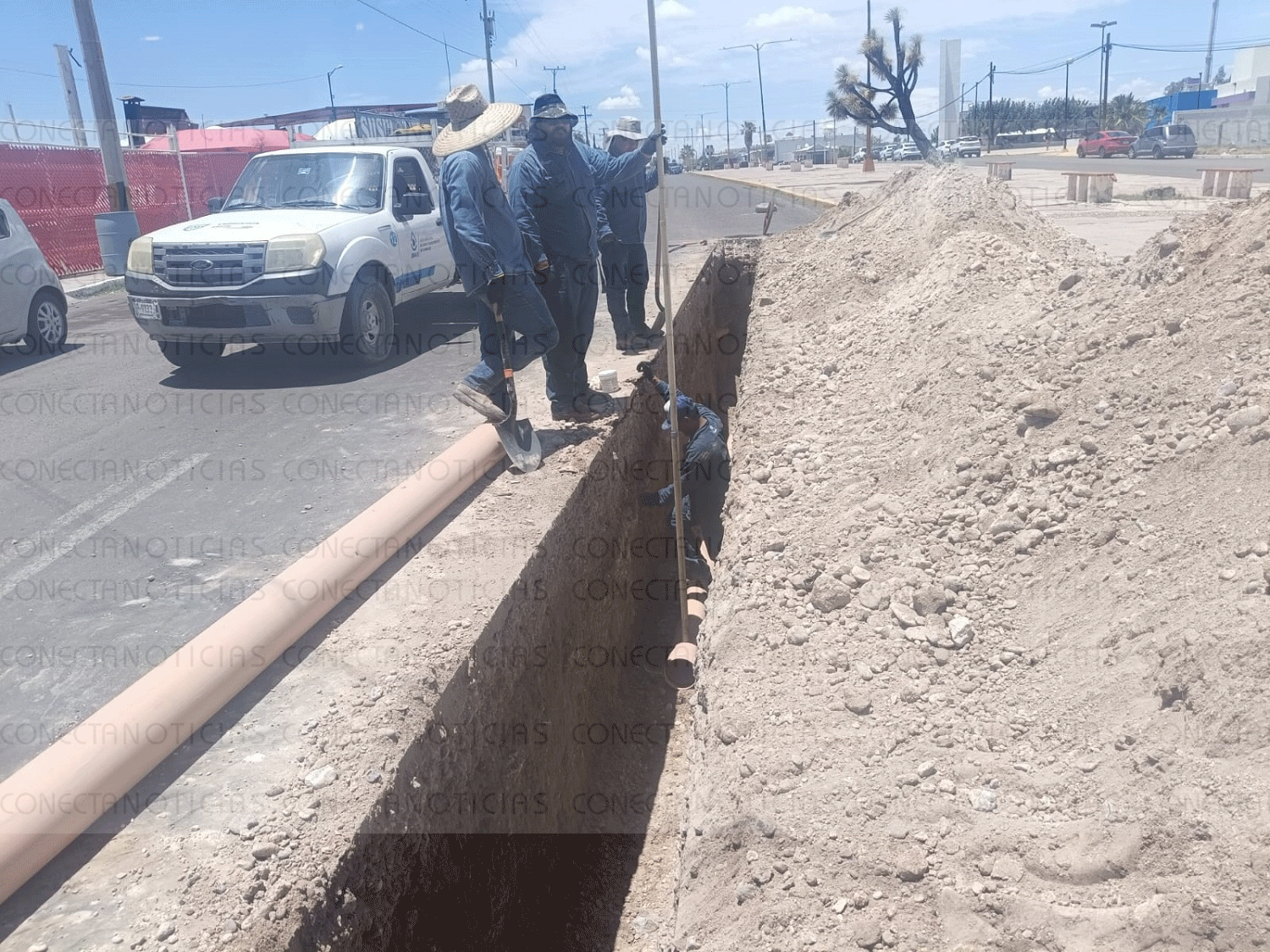 Recarpetean avenida en Camargo y JMAS vuelve a abrirla por falla en drenaje