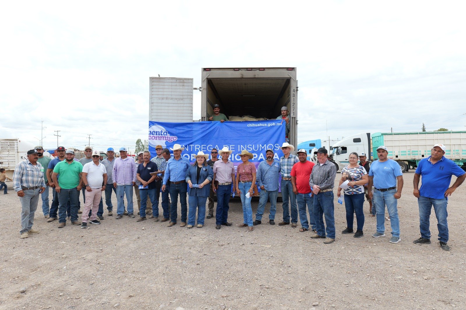 Entrega de maíz molido en Camargo: Diputado Arturo Zubía reafirma su compromiso con el campo
