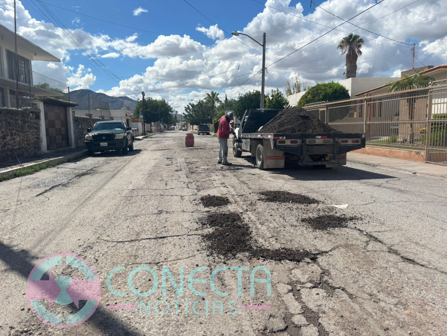 Obras Públicas atiende llamado ciudadano y aplica fresado en la calle Doblado previo a la rehabilitación con bacheo