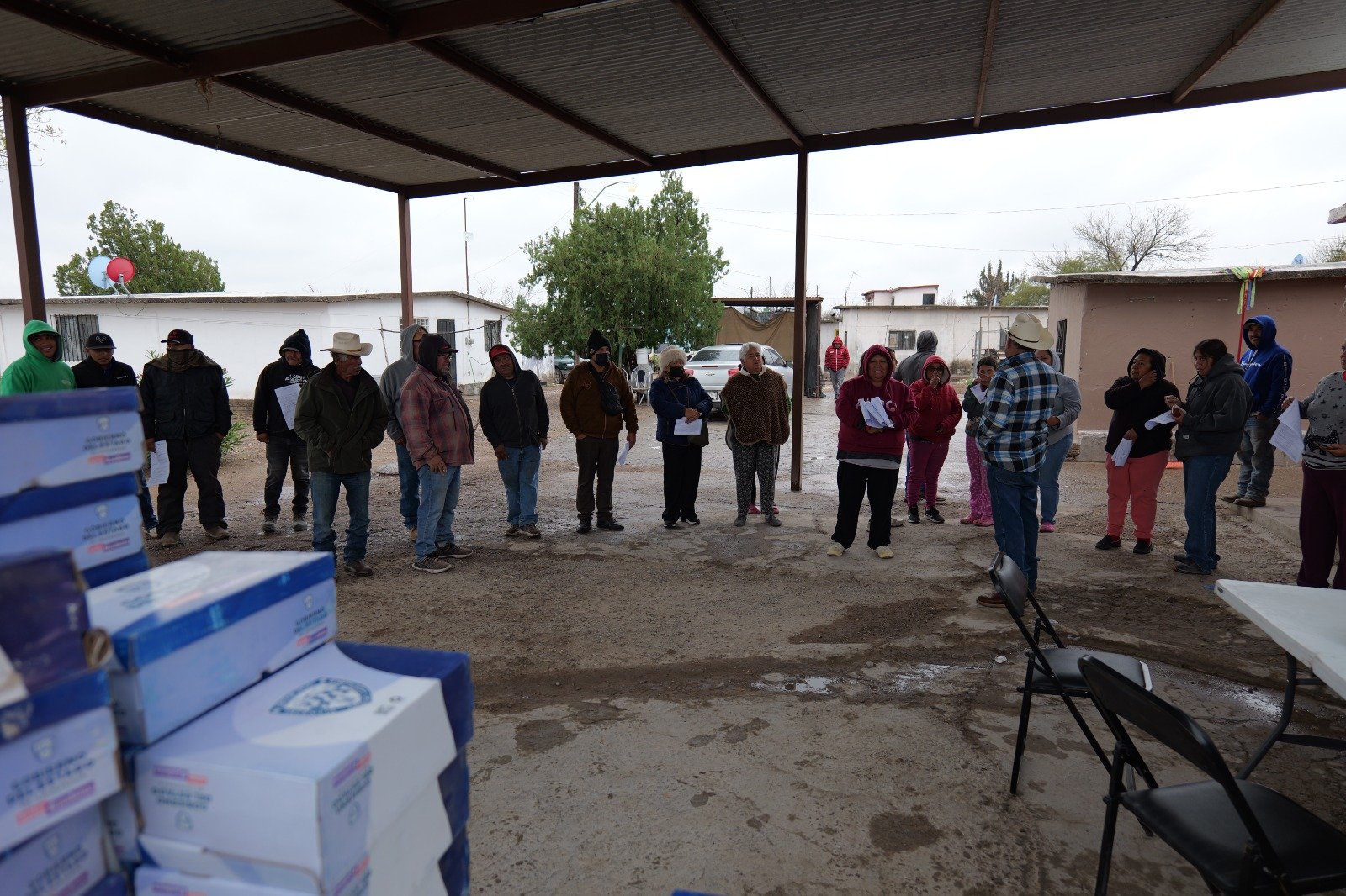 Diputado Arturo Zubía apoya a familias de Altavista durante la temporada invernal