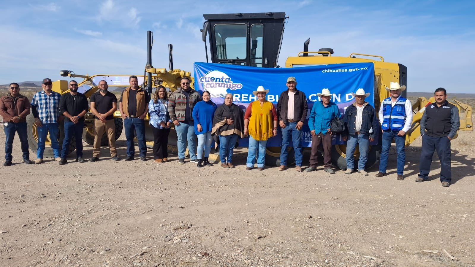 Arranca mantenimiento de 12 caminos rurales en San Francisco de Conchos con maquinaria de Gobierno del Estado