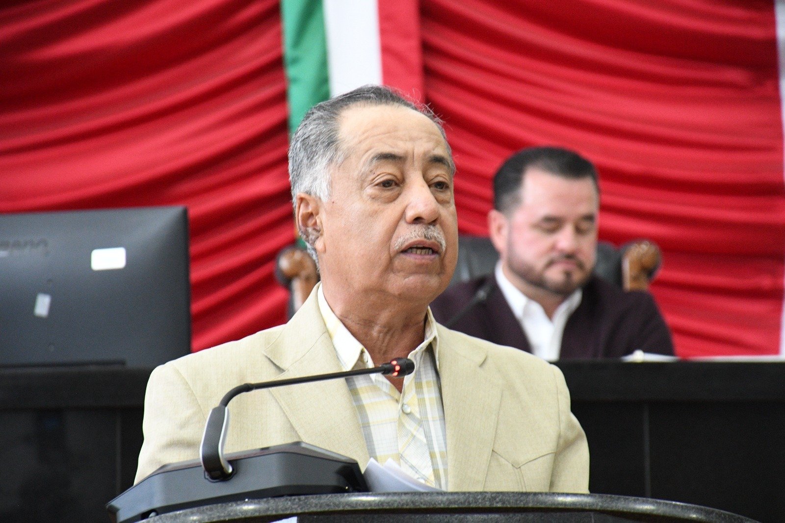 Exige Arturo Zubía al Gobierno Federal estabilizar precios del diésel
