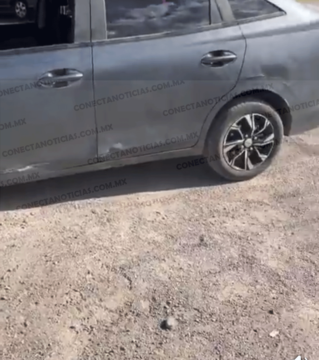 Choque entre motocicleta y vehículo en cruce de la “Quinta” deja solo daños materiales