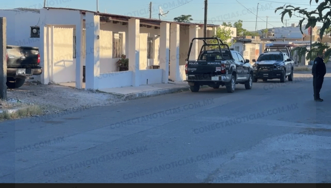 Dejan a masculino ya sin signos vitales en la puerta principal de un domicilio: En Camargo. 