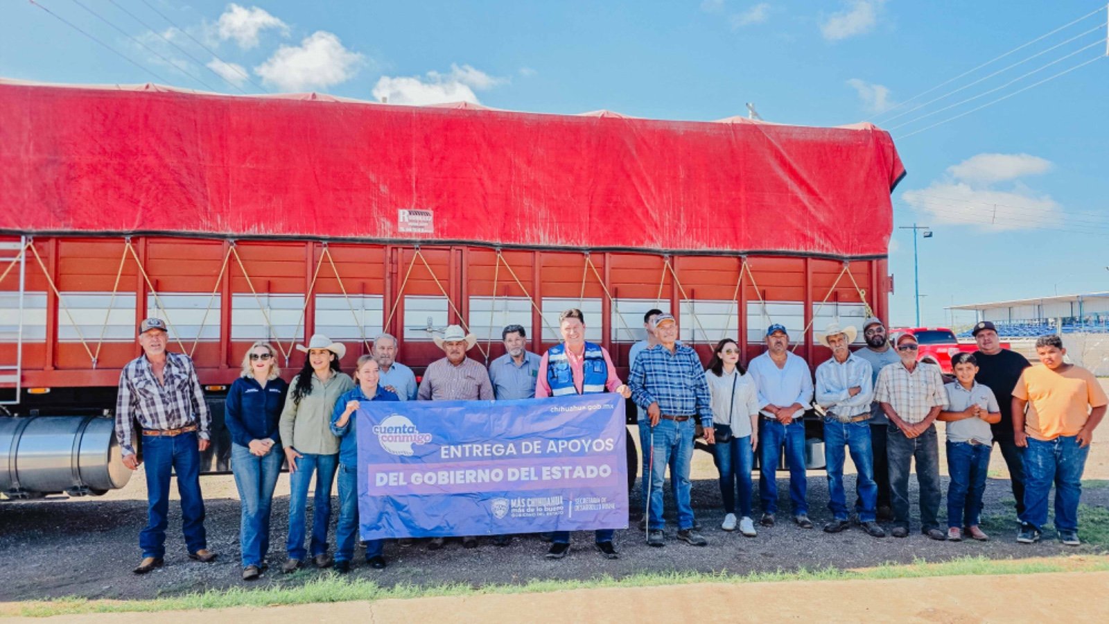 Entregan Gobierno Municipal y Estado más de 50 toneladas de insumos para fortalecer al sector agropecuario de Camargo