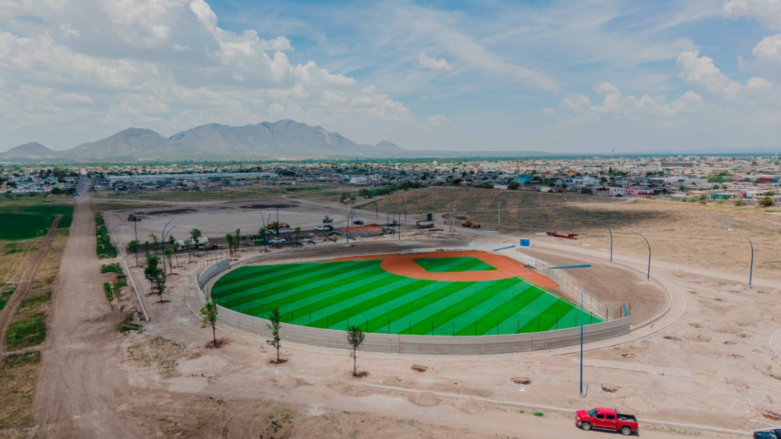 Nuevo Polideportivo de Camargo presenta avance considerable: Jorge Aldana supervisa la obra