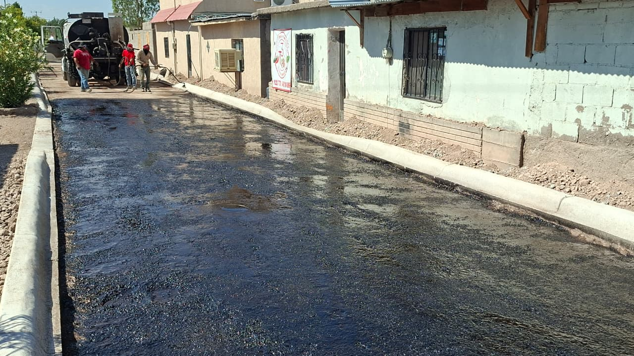 Servicios Municipales refuerza limpieza y mantenimiento de avenidas y parques de Camargo
