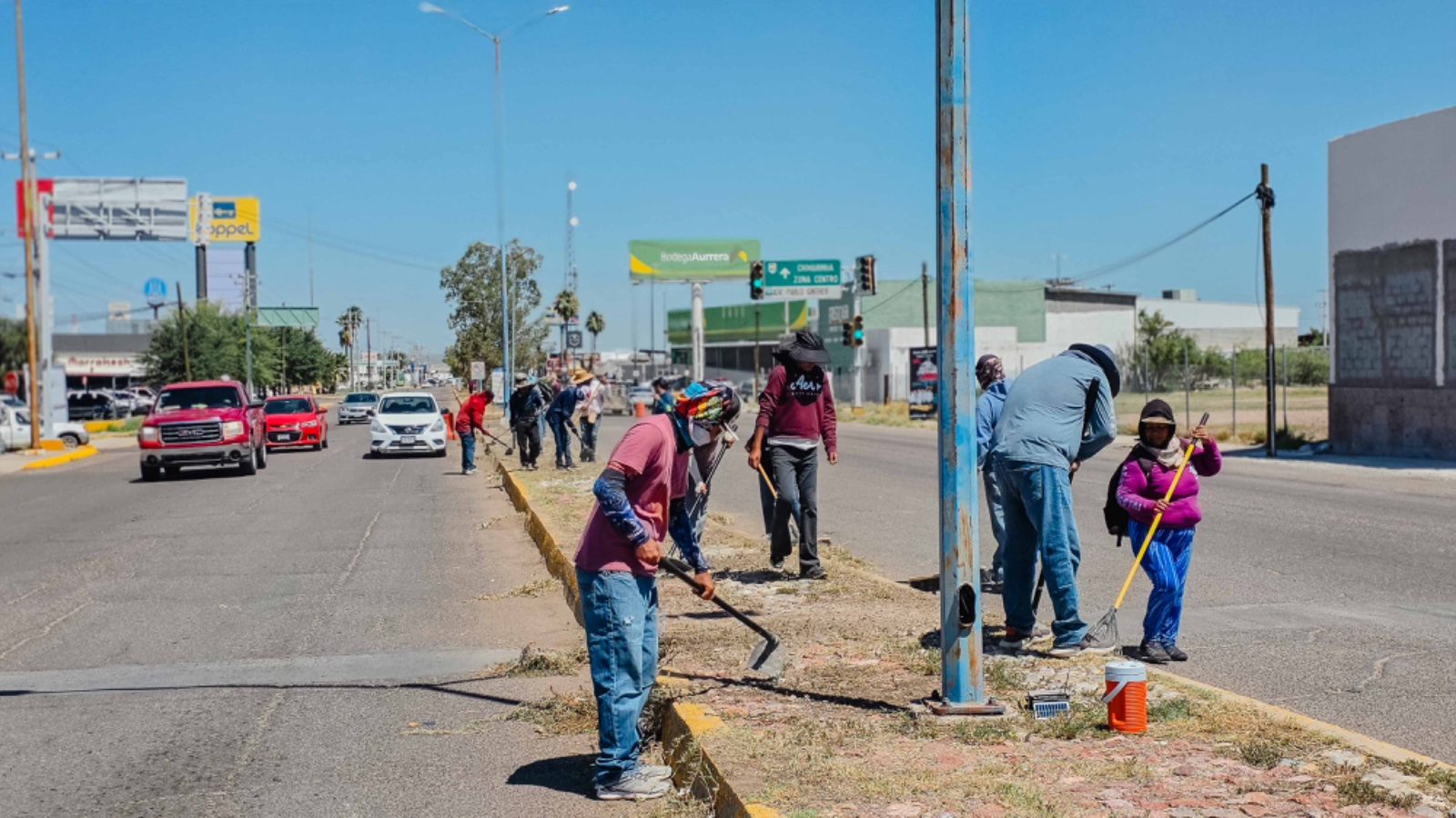 Gobierno Municipal fortalece limpieza de camellones con el Programa de Ocupación Temporal