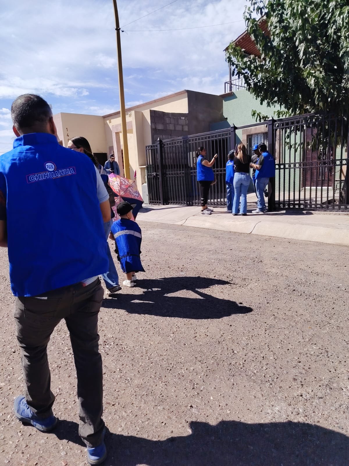 PAN Camargo recorre Jardines de San Marcos y Tec Milenio para mantener cercanía con la ciudadanía