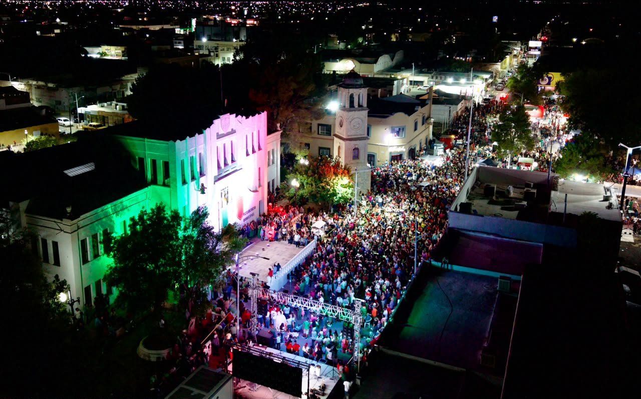 Miles de camarguenses celebran con orgullo el Grito de Independencia encabezado por el presidente Jorge Aldana